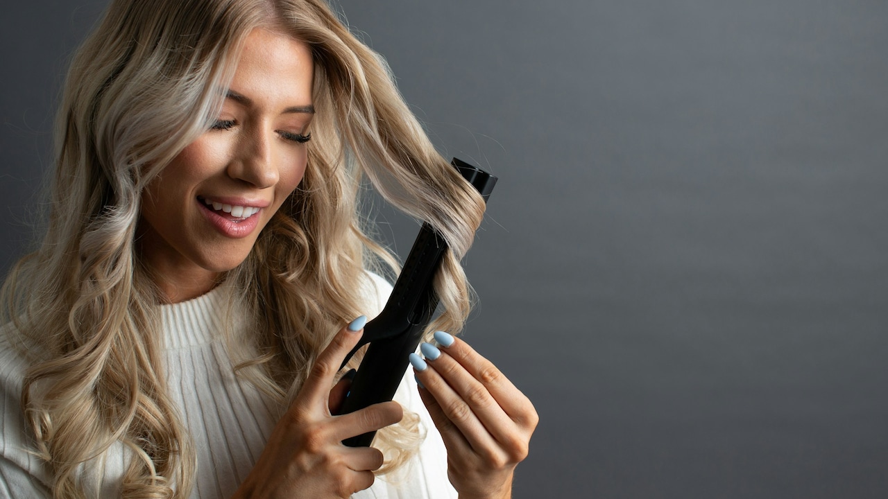 Steam-based straighteners offer a smoother finish while preserving hydration; Photo Credit: Pexels Steam-based straighteners offer a smoother finish while preserving hydration; Photo Credit: Pexels