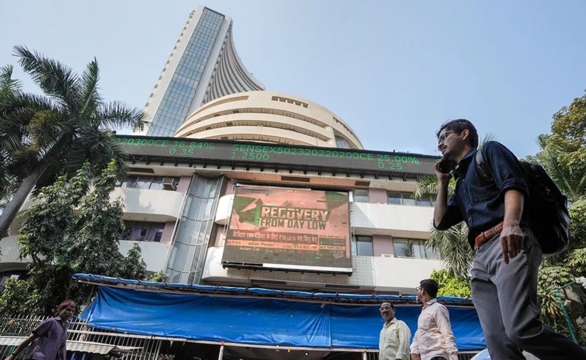 Stock Market Today: सेंसेक्स 78,300 के पार जाकर धड़ाम, निफ्टी ने भी गंवाई शुरुआती बढ़त, क्या है वजह
