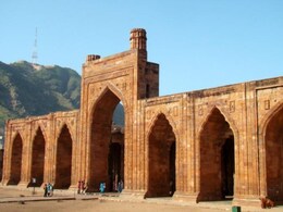 Adhai Din Ka Jhonpra: भोजशाला के बाद अजमेर के 'अढ़ाई दिन का झोपड़ा' में भी विवाद गहराया! हनुमान चालीसा के पाठ की उठी मांग