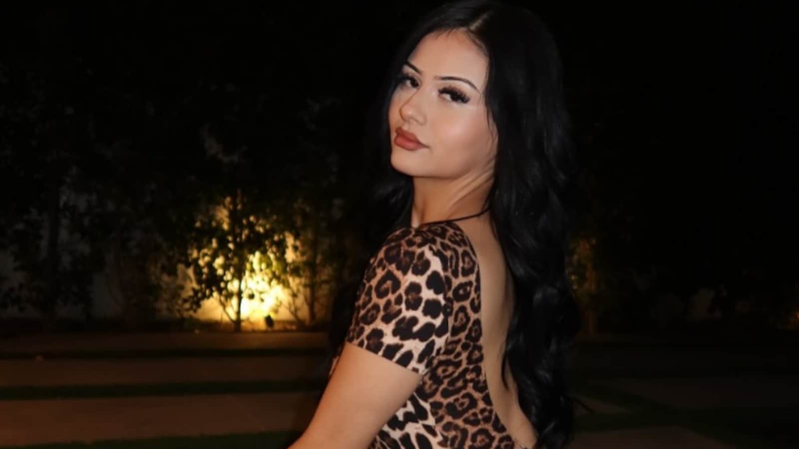 Wendy Ortiz Suffers Awkward Wardrobe Malfunction Live On Stream As Camera Catches Her Topless