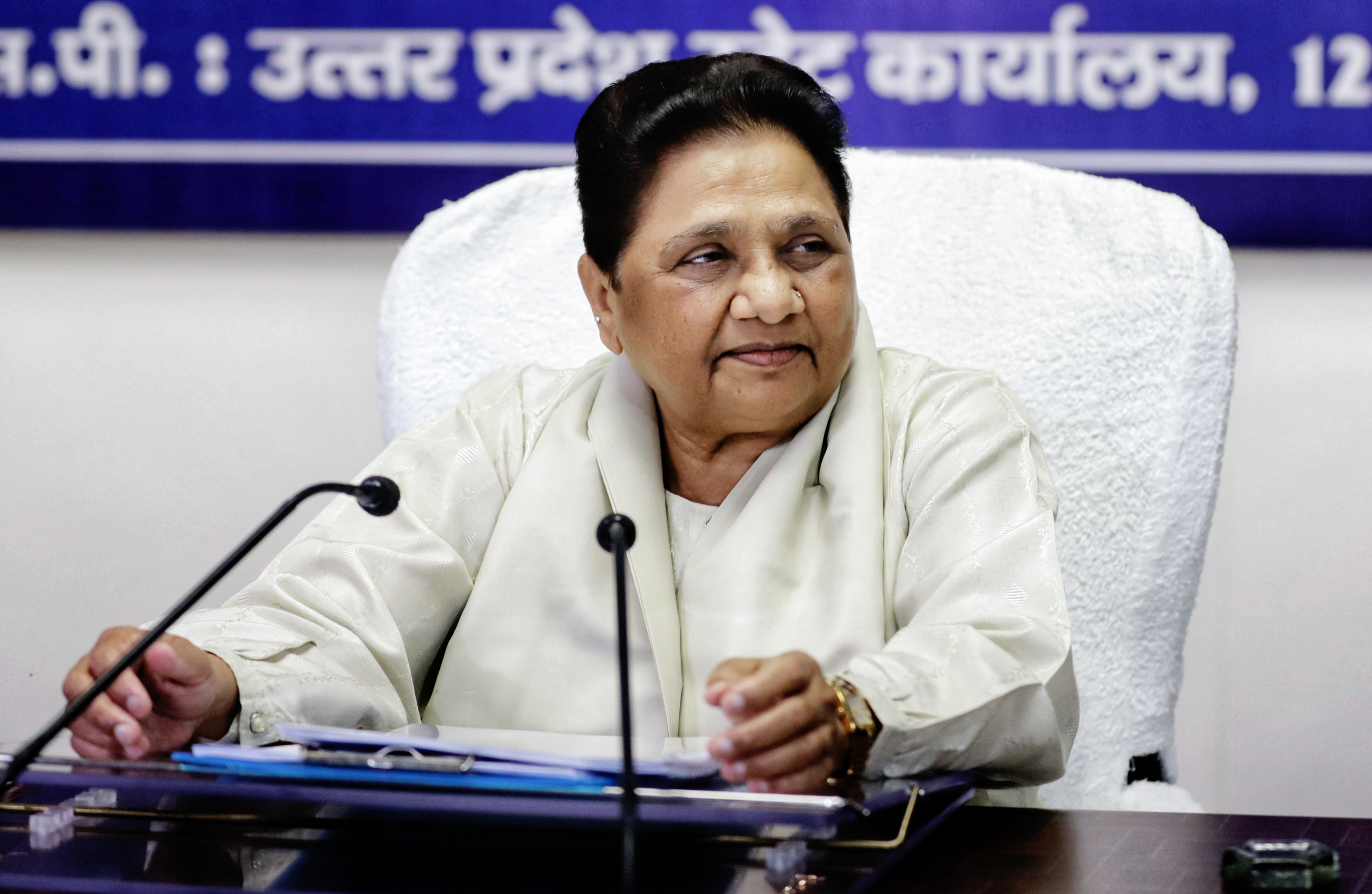 लखनऊ में BSP की बैठक, मायावती बोलीं- यूपी के लोगों को फिर 'आयरन लेडी' पर करना होगा भरोसा