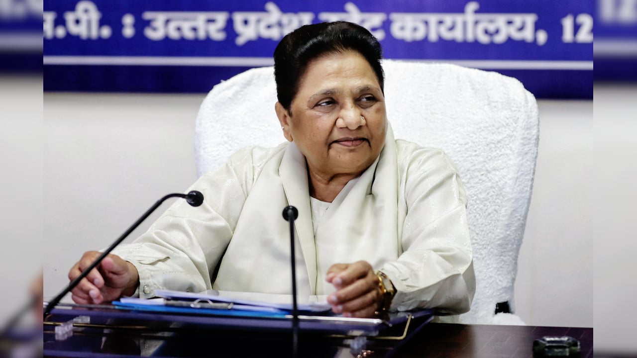 यूपी व‍िधानसभा चुनाव 2027: बसपा ने खेला 'ब्राह्मण कार्ड', मायावती बोलीं- सपा में नींद उड़ा देने वाली बेचैनी