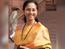 सुप्रिया सुले की कार का हुआ एक्सीडेंट, सुरक्षित हैं NCP नेता