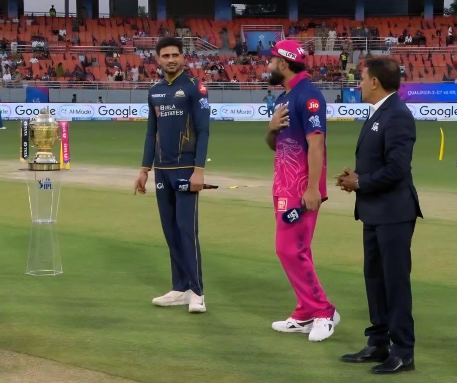 Gill, Parag Left Confused After Bizarre Incident During Toss At IPL Qualifier 2