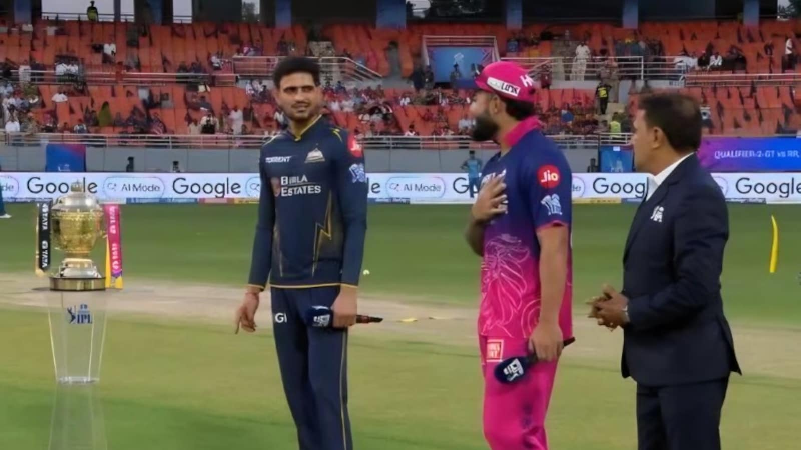 Shubman Gill, Riyan Parag Left Confused After Bizarre Incident During Toss At IPL Qualifier 2