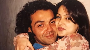 बॉबी देओल की शादी की 4 फोटो, 2 तो धर्मेंद्र ने की थीं शेयर, एक में दिखीं मां प्रकाश कौर, मनाई 30वीं वेडिंग एनिवर्सरी