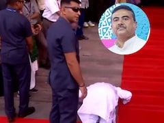 घुटनों के बल बैठे और सीढ़ियों पर नतमस्तक: पश्चिम बंगाल विधानसभा में कुछ ऐसे ली CM शुभेंदु अधिकारी ने एंट्री