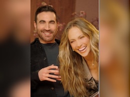 Brett Goldstein Rates On-Screen Kiss With Jennifer Lopez "12 Out Of 10". Her Reaction Is Gold
