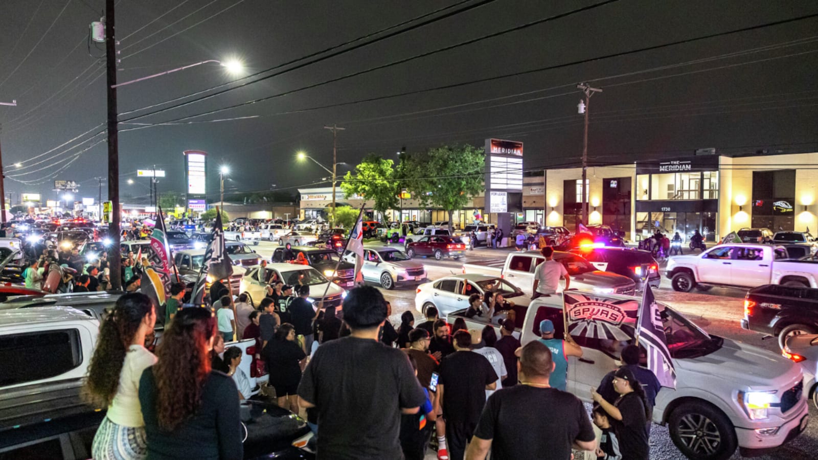 Teen San Antonio Spurs Fan In Critical Condition After Fall During Western Conference Finals Celebrations