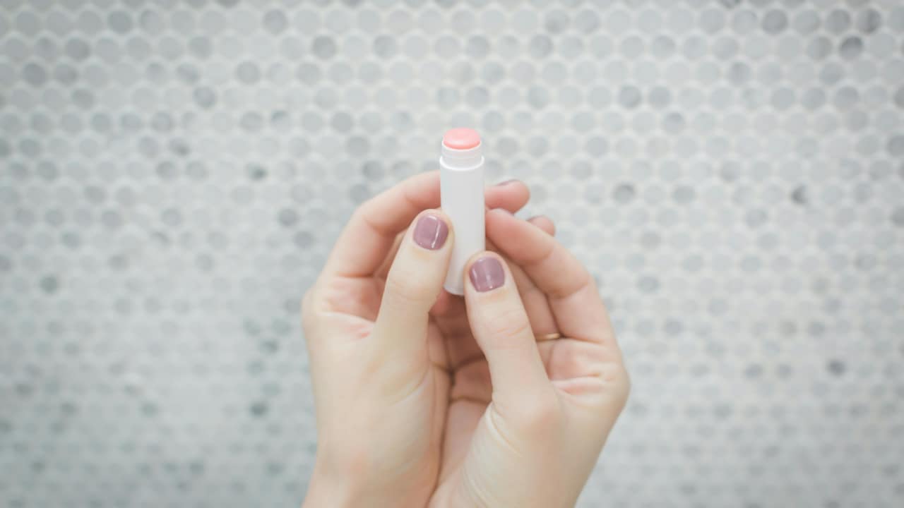 7 Lip Balms That Actually Heal Dry Lips 7 Lip Balms That Actually Heal Dry Lips