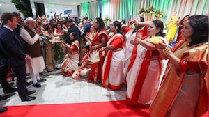 Indian Diaspora Welcomes PM Modi With Cultural Show in Sweden's Gothenburg