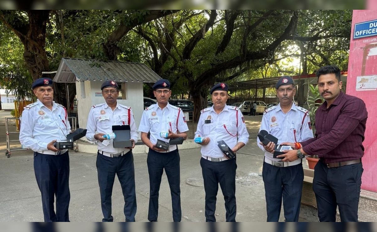 दिल्ली ट्रैफिक पुलिस की बड़ी पहल, अब सड़क पर ही भर सकेंगे चालान, नई हाईटेक ई-चालान मशीनें शुरू
