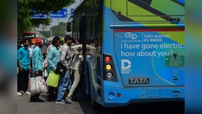Govt Weighs $1 Billion Aid for Private Electric Buses, Trucks
