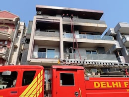 विवेक विहार अग्निकांड में सामने आई बड़ी लापरवाही- बेसमेंट समेत चार मंजिल मकान लेकिन कोई इमरजेंसी Exit नहीं, छत पर ताला