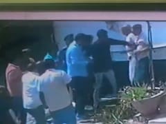 ब‍िहार: BJP विधायक के ख‍िलाफ सोशल मीड‍िया पर ल‍िखना पड़ा महंगा, समर्थकों के साथ पहुंचे MLA; कर दी प‍िटाई