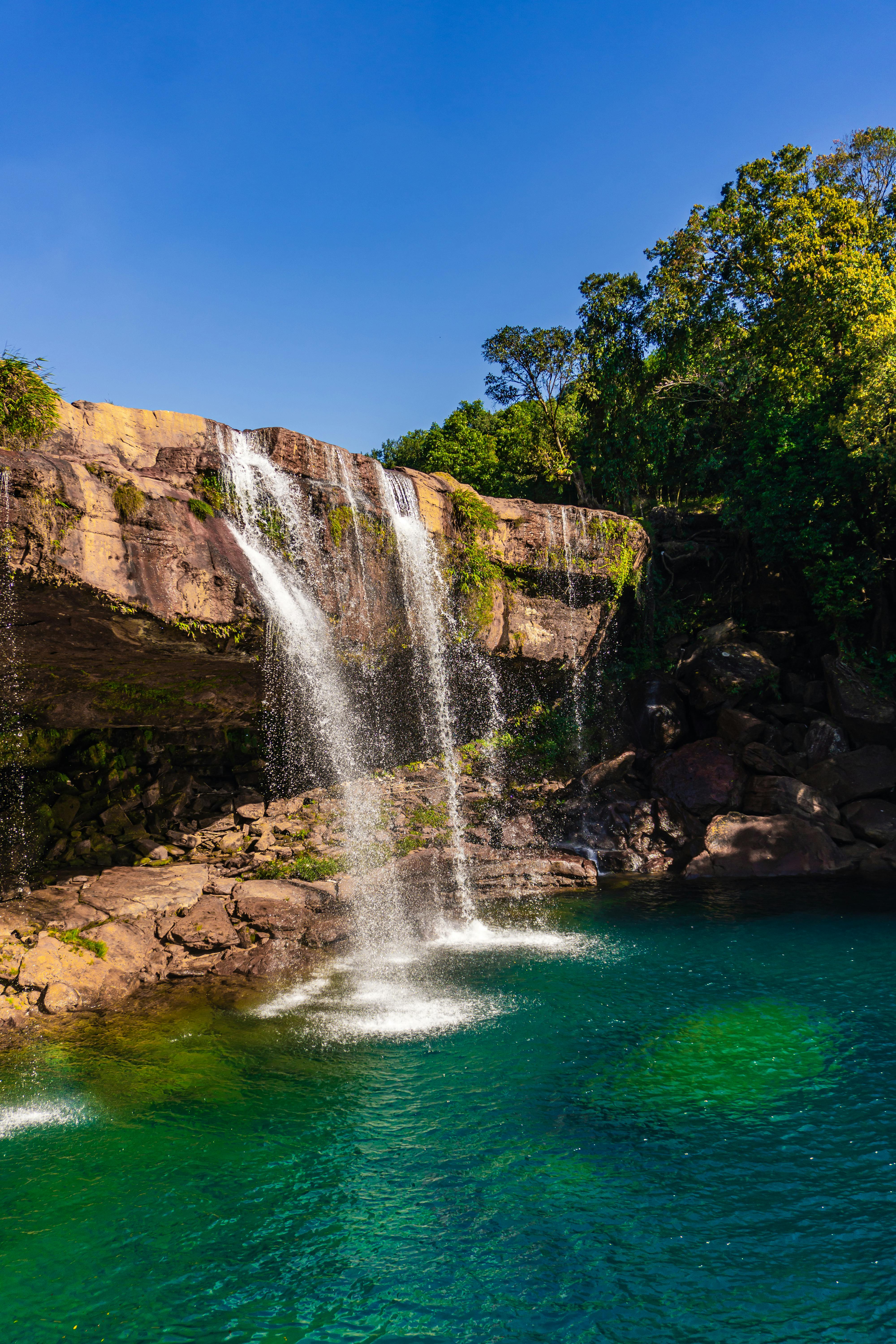 How To Explore Meghalaya Under Rs. 25,000