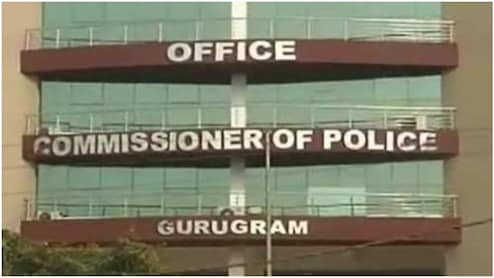 Gurugram News: 'इंसाफ नहीं मिला तो मरना ही रास्ता है', पुलिस कमिश्नर दफ्तर के बाहर रेप पीड़िता ने खुद पर छिड़का पेट्रोल; मची अफरा-तफरी