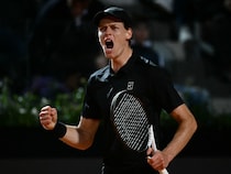 Jannik Sinners Bid To Reach Italian Open Final Held Up By Roman Rain
