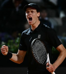 Jannik Sinners Bid To Reach Italian Open Final Held Up By Roman Rain