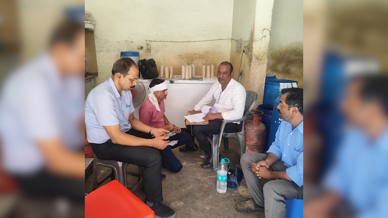 रिफाइंड और केमिकल से बन रहा था 'जहर'; ग्वालियर में मिलावटी दूध-पनीर का भंडाफोड़, डेयरी सील