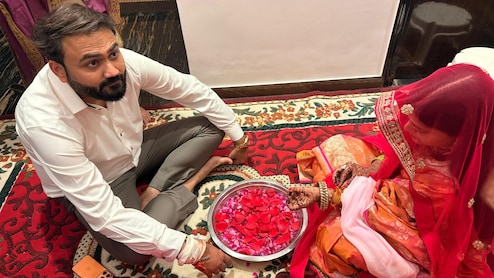 BJP के गौरव चौधरी की दुल्हनिया बनीं मोनिका यादव, मुंह दिखाई में सास ने दिए हीरों के हार, देखें तस्&zwj;वीरें