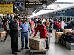 ट्रेन में ज्यादा सामान ले गए तो देना पड़ सकता है भारी जुर्माना! सफर से पहले जान लें ये जरूरी नियम