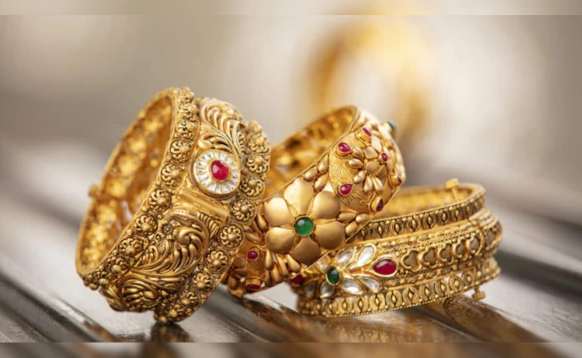 किन लोगों के लिए अशुभ होता है सोना पहनना? ज्योतिषाचार्य ने बताया किस राशि के लोगों को सोना नहीं पहनना चाहिए
