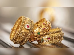 किन लोगों के लिए अशुभ होता है सोना पहनना? ज्योतिषाचार्य ने बताया किस राशि के लोगों को सोना नहीं पहनना चाहिए