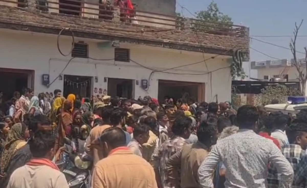 राजस्थान में पंखे से लटकती म‍िली 12वीं की छात्रा की लाश, चारधाम यात्रा पर गए हैं माता-प‍िता