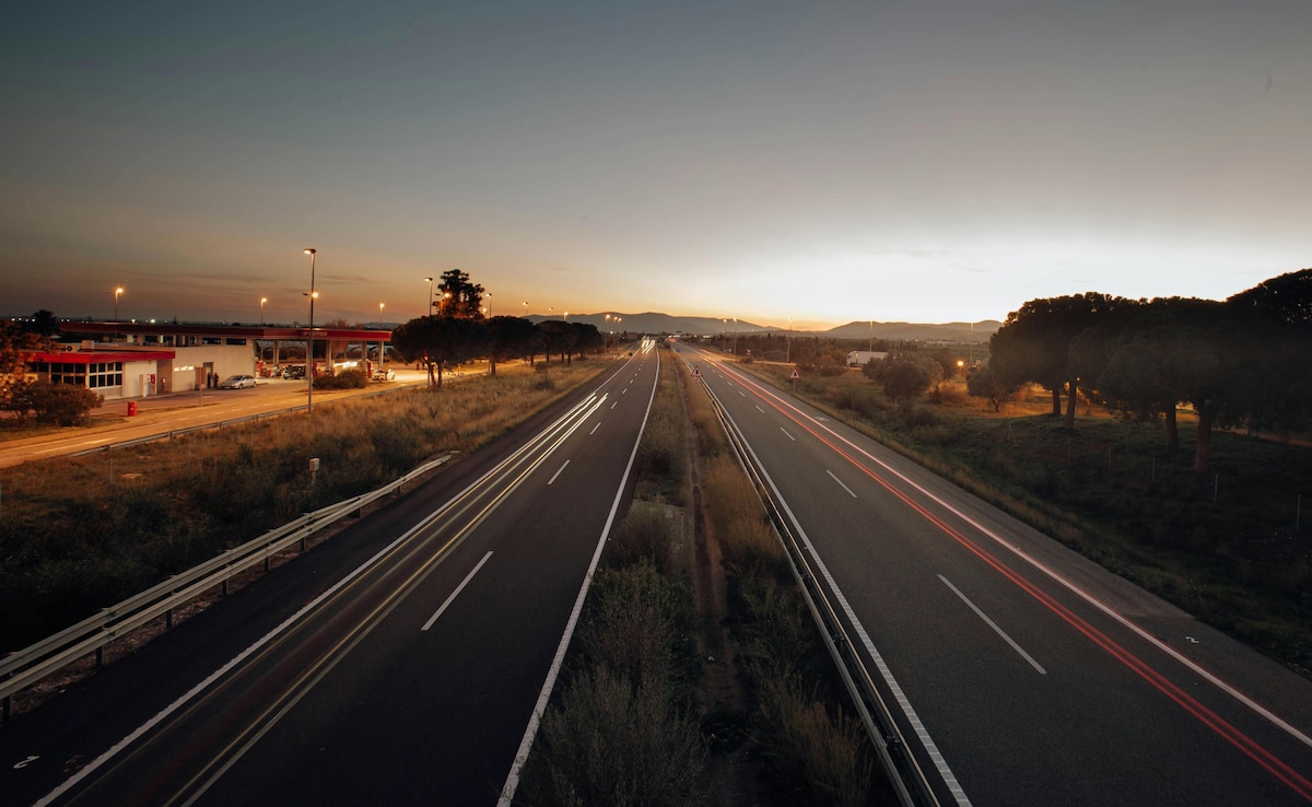 Roadside consumption and logistics-led commercial activity has intensified across industrial clusters.