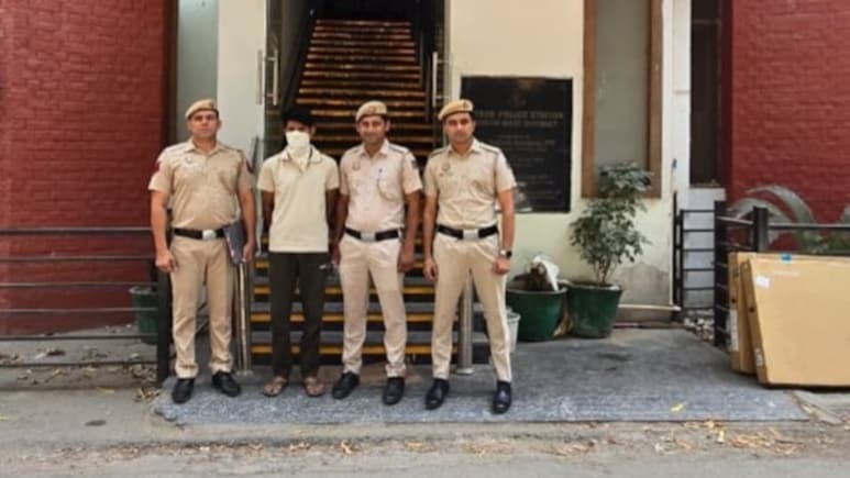 मेवात के 'हनीट्रैप' किंग का पर्दाफाश! FB पर लड़की बनकर फंसाता था जाल, 8 सेकंड के VIDEO से लूटे लाखों