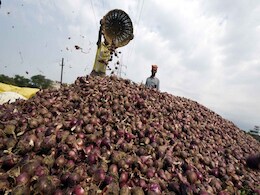 साहेब! गांजा उगा लूं क्या? प्याज के घाटे से टूटे किसान ने प्रशासन से मांगी अनोखी इजाजत