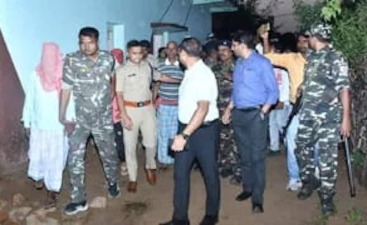 धनबाद: टुंडी में प्रतिबंधित पशु का मांस मिलने पर बवाल, पथराव के बाद पुलिस की फायरिंग, धारा 144 लागू