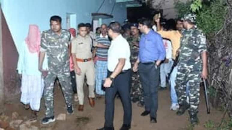 धनबाद: टुंडी में प्रतिबंधित पशु का मांस मिलने पर बवाल, पथराव के बाद पुलिस की फायरिंग, धारा 144 लागू