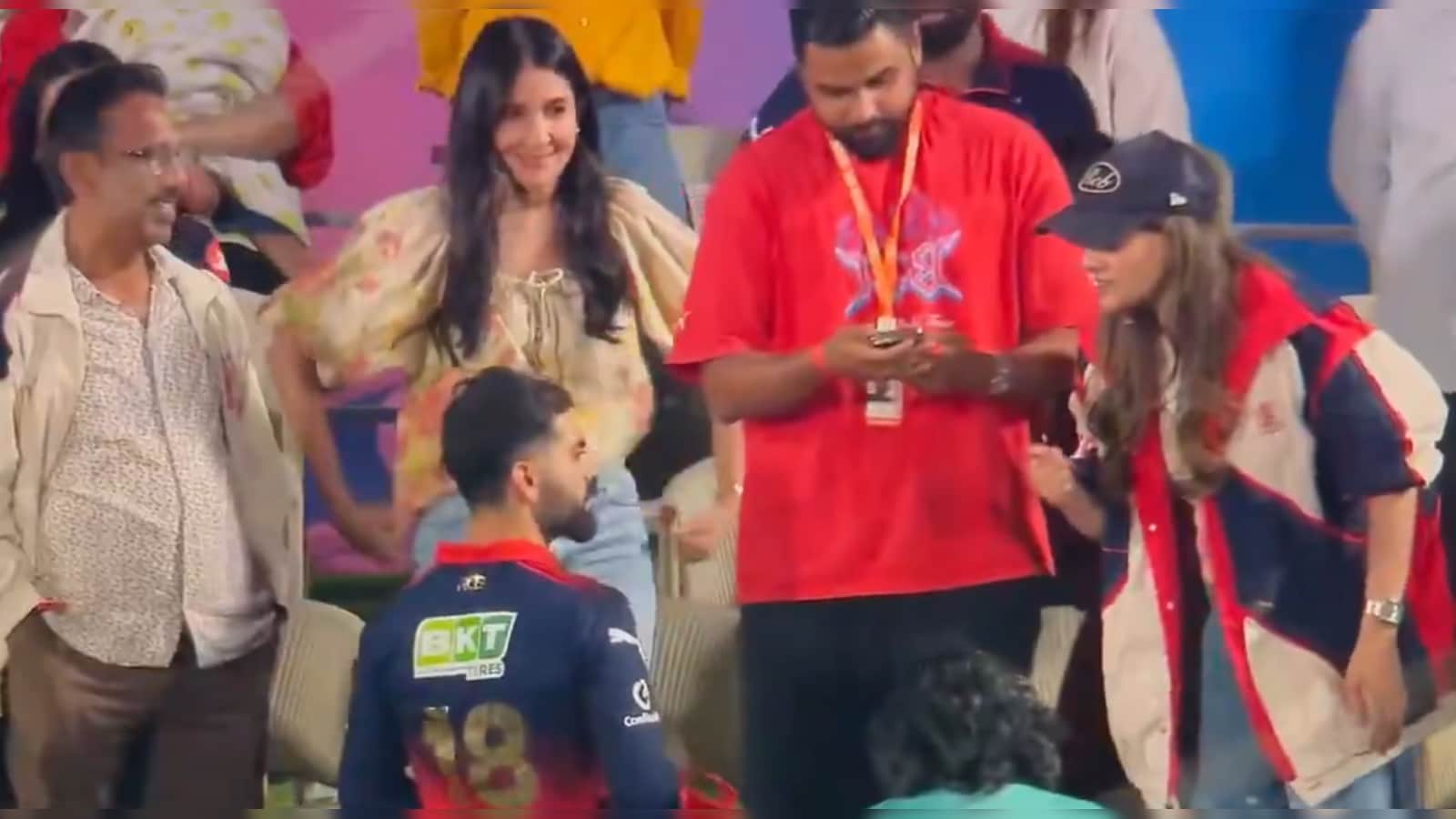 Ananya Birla Reacts After RCB Demolish GT To March Into IPL 2026 Final