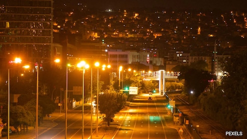 Delhi To Get 20,000 Smart Street Lights By Diwali With Real-Time Monitoring