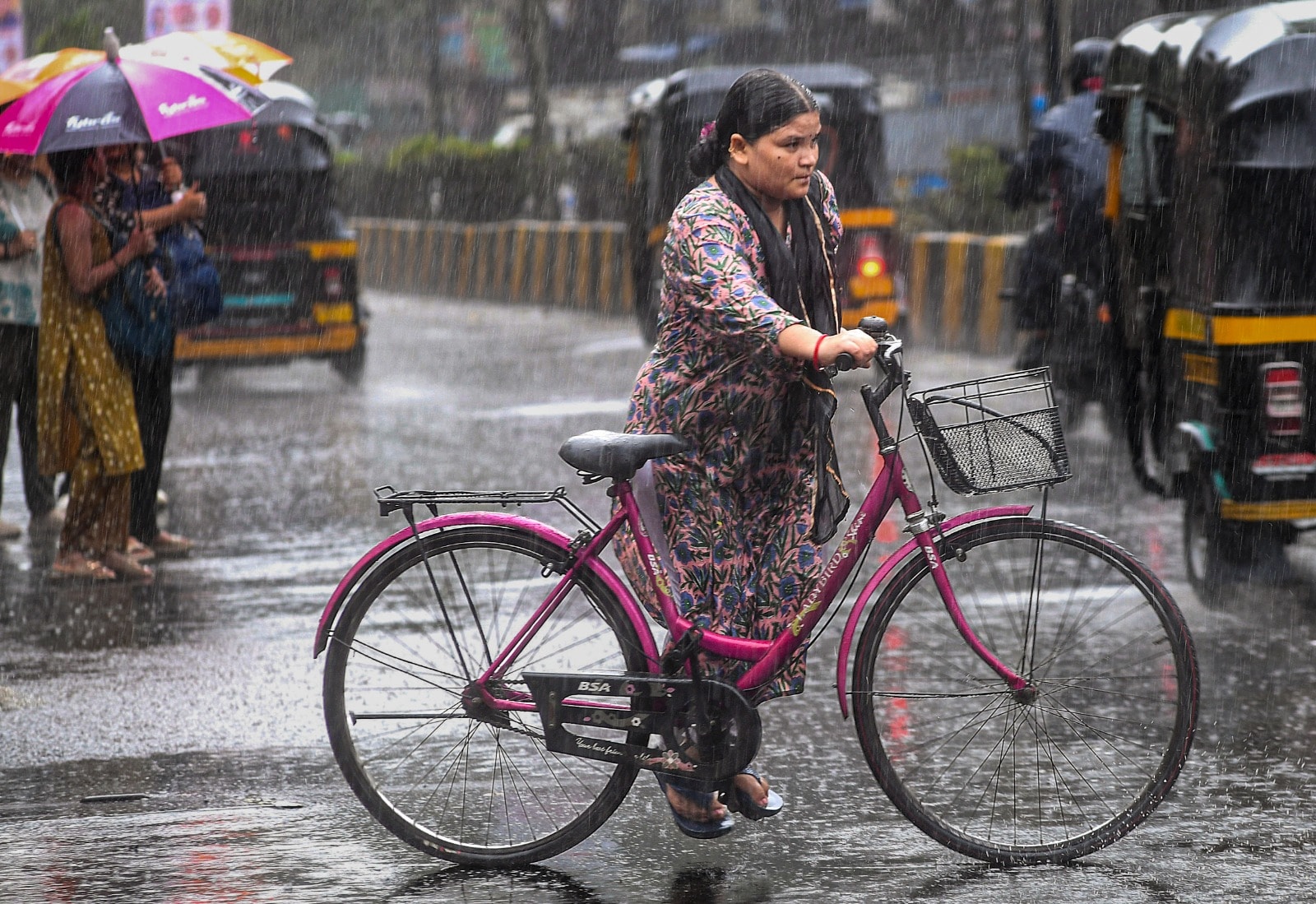 IMD forecast indicates near-certain rain in Mumbai by night