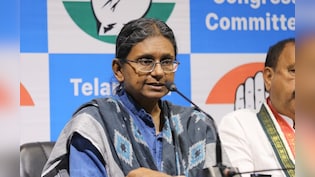 उम्मीदवार का नामांकन रद्द होने पर भोपाल से दिल्ली तक संग्राम, EC दफ्तर के बाहर धरने पर बैठे कांग्रस नेता