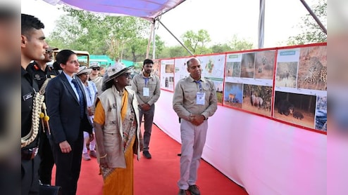 कूनो पहुंचीं राष्ट्रपति द्रोपदी मुर्मू, देखी चीता प्रोजेक्ट की व्यवस्था और प्रदर्शिनी