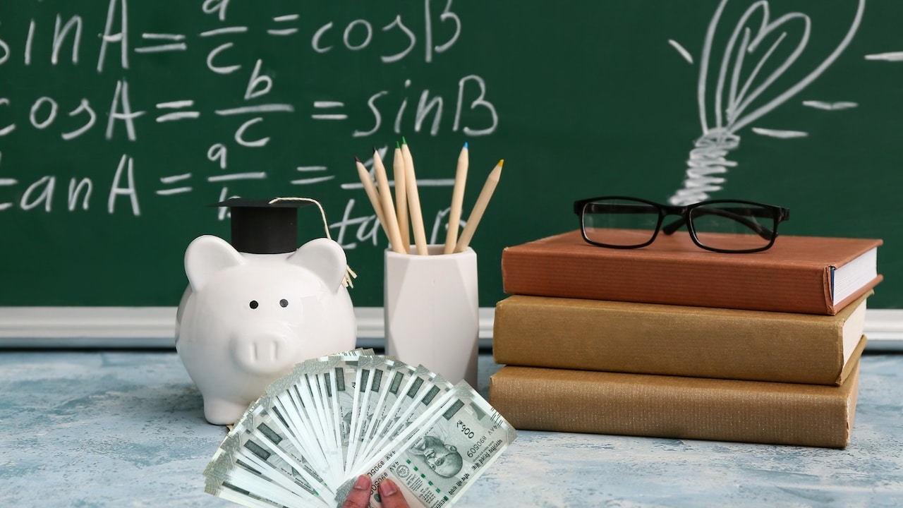 Education Loan: PNB, SBI, केनरा, यूनियन या एक्सिस...कौन-सा बैंक दे रहा है सबसे सस्‍ता एजुकेशन लोन?