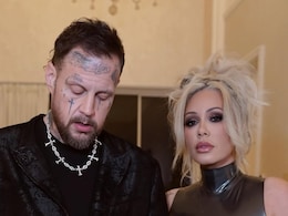 Jelly Roll Stops Concert Midway To Address Wife Bunnie Xo&rsquo;s Podcast About Their Divorce
