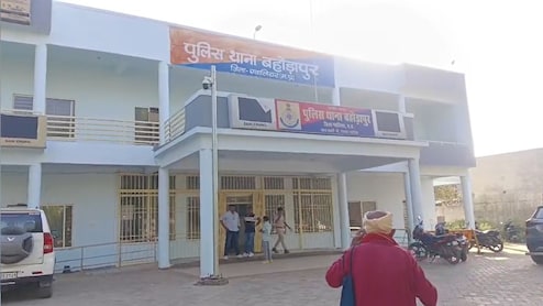 Gwalior में आधी रात को बैंक में घुसा चोर, पुलिस वाहन का सायरन सुनते ही भागा, CCTV से पकड़ा गया आरोपी