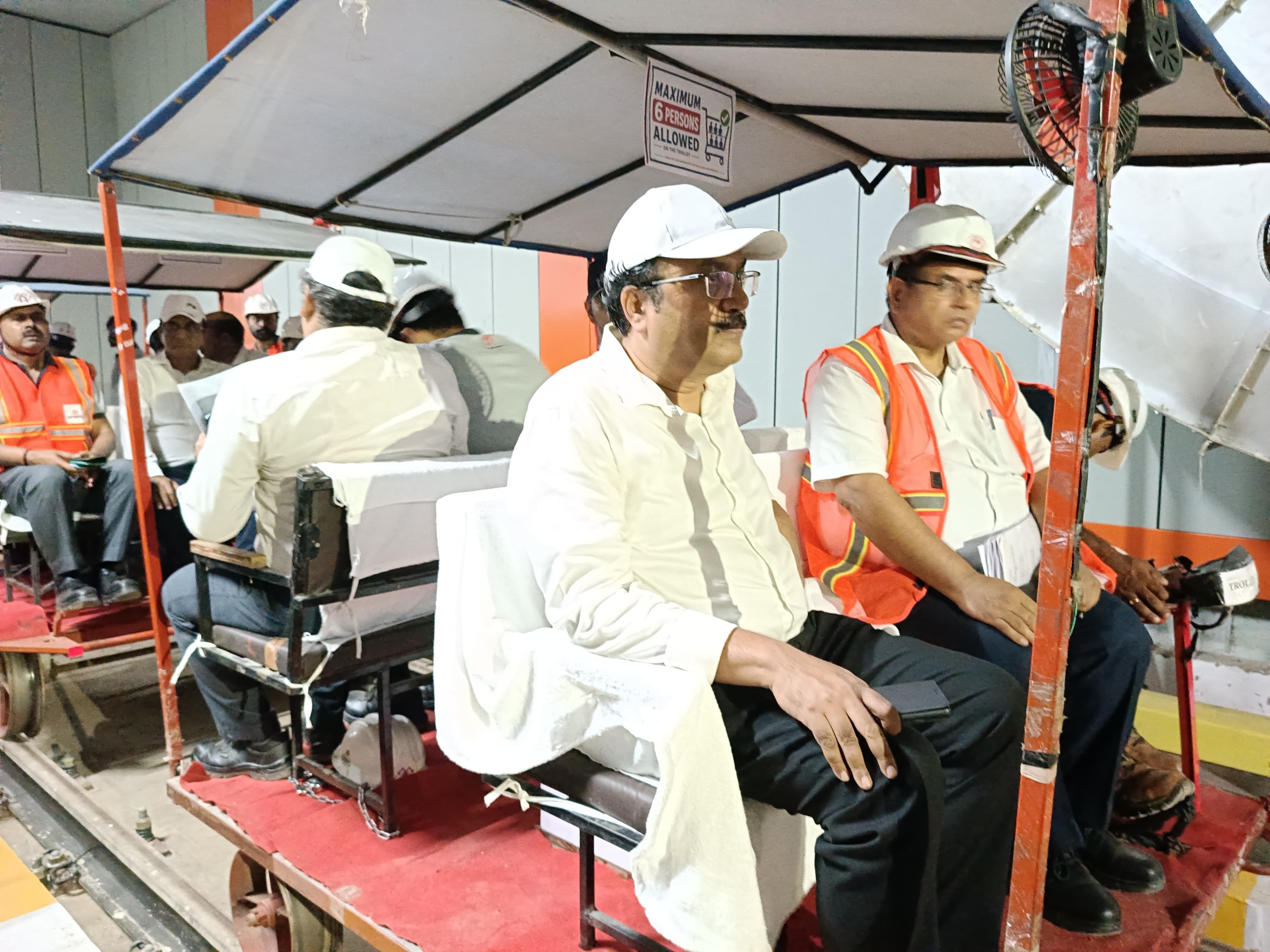 कानपुर मेट्रो के 23.5 किमी लंबे रूट की सौगात देने के लिए CMRS का निरीक्षण जारी.