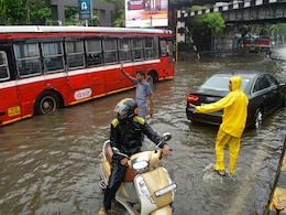 मॉनसून की पहली बारिश से थम गई मुंबई, लोकल ट्रेनों पर असर, दादर- बांद्रा, अंधेरी तक ट्रैफिक ठप रहा