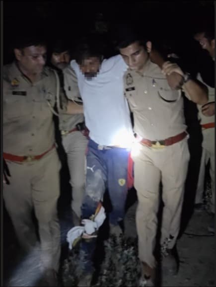 अलीगढ़ में मुठभेड़ के बाद गिरफ्तार फरमान.
