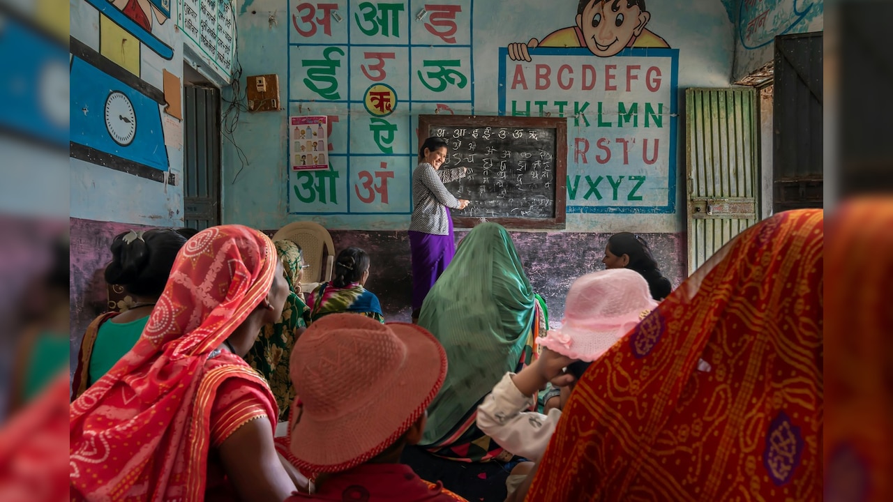 दुनिया में सबसे ज्यादा कौन सी भाषा बोली जाती है? जानिए हिंदी किस स्थान पर है