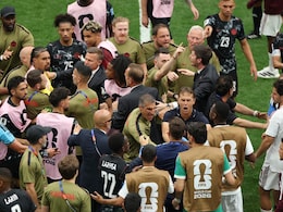 FIFA वर्ल्ड कप में मचा बवाल, कनाडा और कतर मैच के बाद मैदान पर भिड़े दोनों टीमों के खिलाड़ी - VIDEO