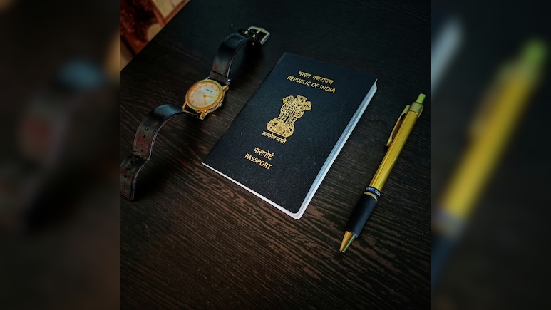 'What Do Police Verify?': Aaditya Thackeray, Javed Akhtar React As MEA Says Passport Not Proof of Citizenship
