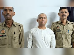 मथुरा में ढोंगी IIT बाबा गिरफ्तार, पहले लड़कियों से करता था गंधर्व विवाह, फिर दुष्‍कर्म