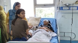 तेज रफ्तार कार ने दो बहनों और सहेली को रौंदा, 50 मीटर तक घसीटा; हालत गंभीर